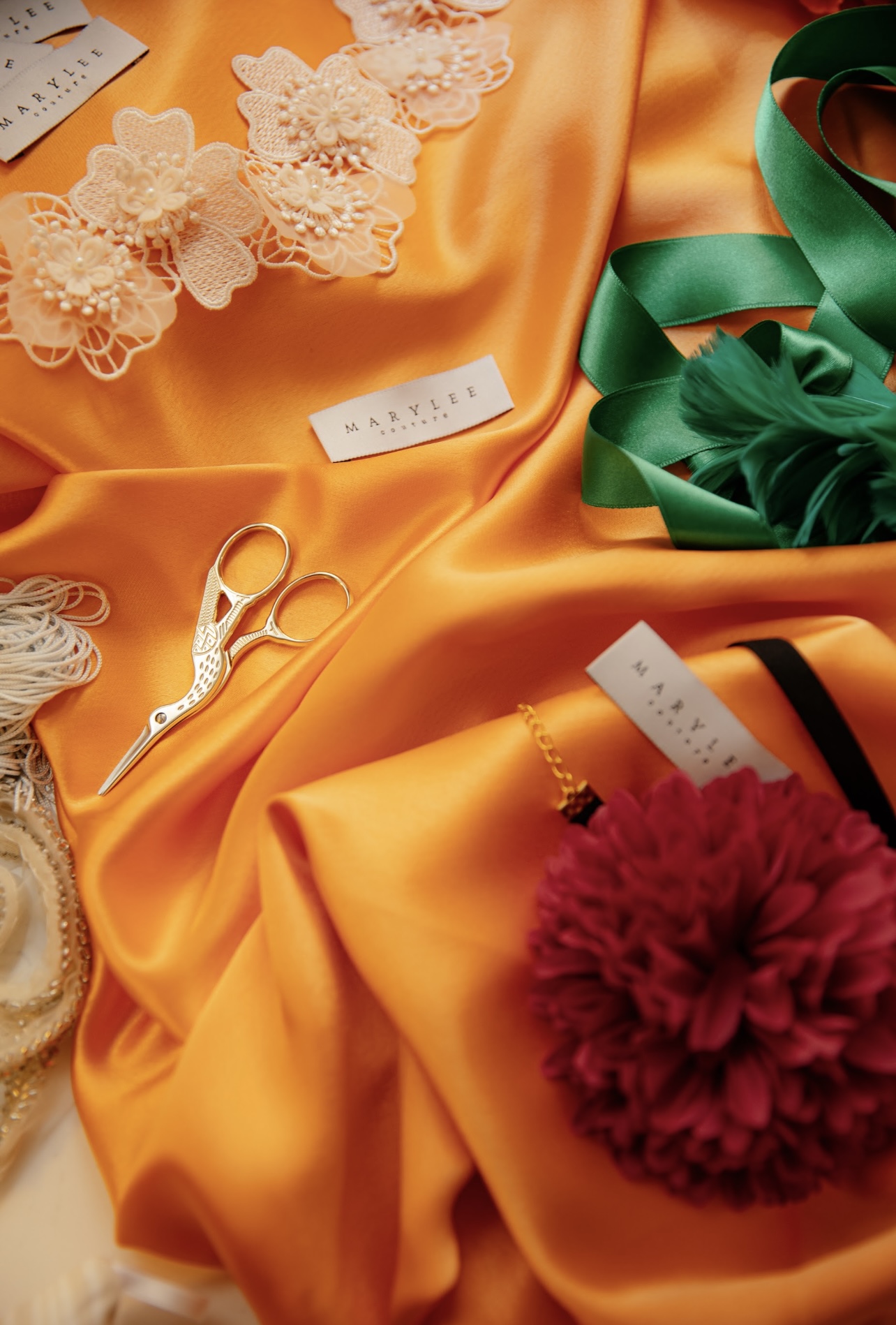 Bodegón de atelier · seda mandarina